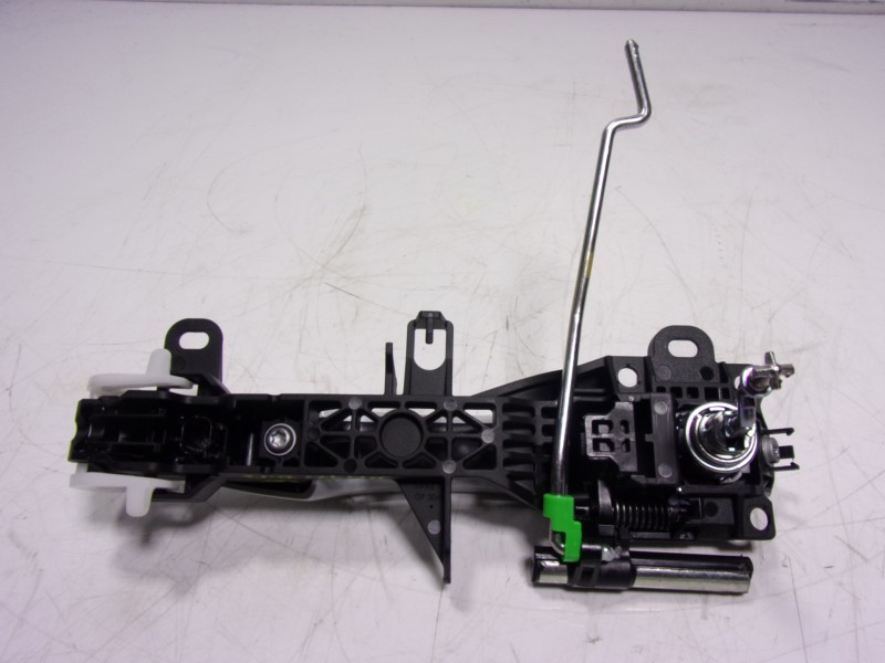 Recambio de maneta exterior delantera izquierda para toyota yaris 1.5 vvti hev referencia OEM IAM   