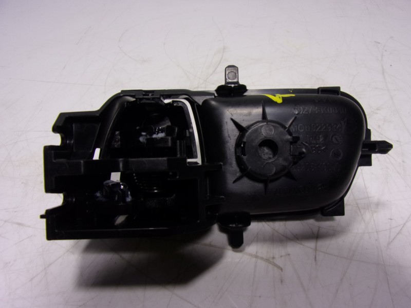 Recambio de maneta interior delantera derecha para toyota yaris 1.5 vvti hev referencia OEM IAM  69273K0040 