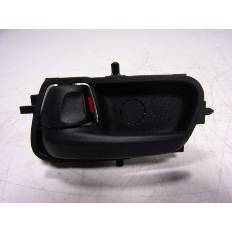 Recambio de maneta interior delantera izquierda para toyota yaris 1.5 vvti hev referencia OEM IAM  68206K0050 