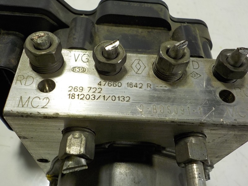 Recambio de abs para renault captur 1.3 tce referencia OEM IAM 476607694R 476601842R 