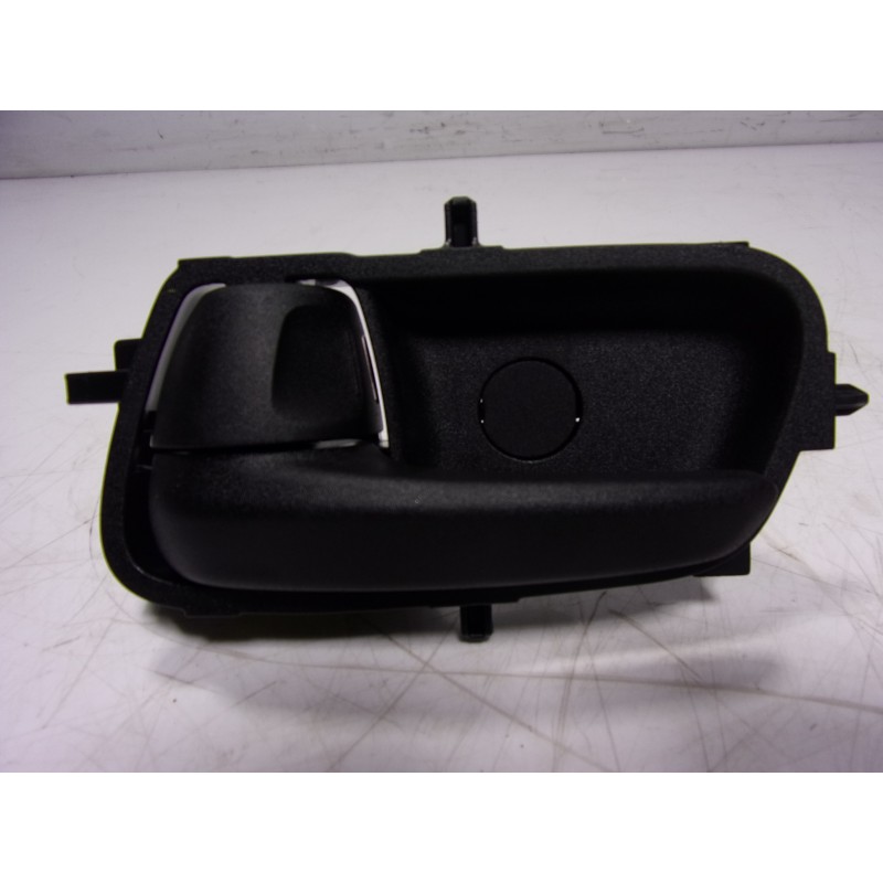 Recambio de maneta interior trasera izquierda para toyota yaris 1.5 vvti hev referencia OEM IAM  68206K0050 