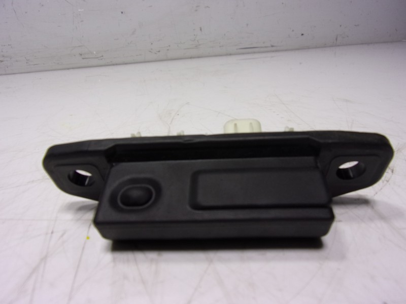 Recambio de maneta porton para toyota yaris 1.5 vvti hev referencia OEM IAM  2391F36 