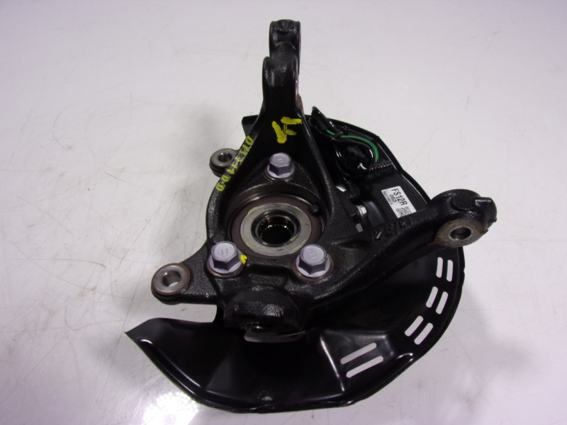 Recambio de mangueta delantera derecha para toyota yaris 1.5 vvti hev referencia OEM IAM   