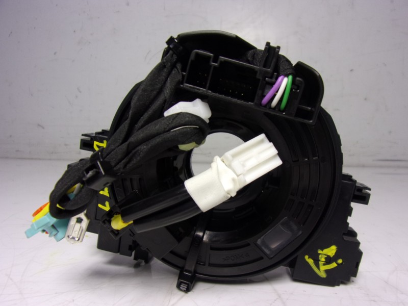 Recambio de modulo electronico para toyota yaris 1.5 vvti hev referencia OEM IAM  75N356 