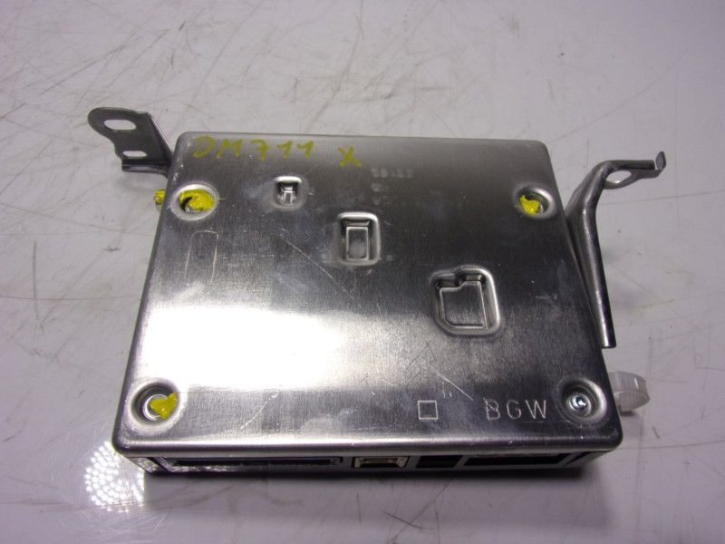 Recambio de modulo electronico para toyota yaris 1.5 vvti hev referencia OEM IAM  867400D031 