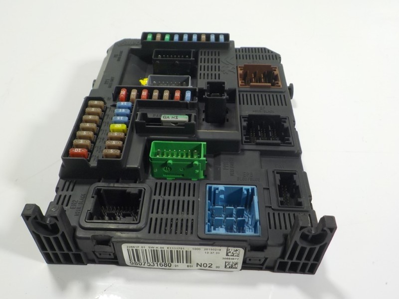 Recambio de caja reles / fusibles para peugeot 208 1.6 16v hdi fap referencia OEM IAM 1611427780 9807531680 