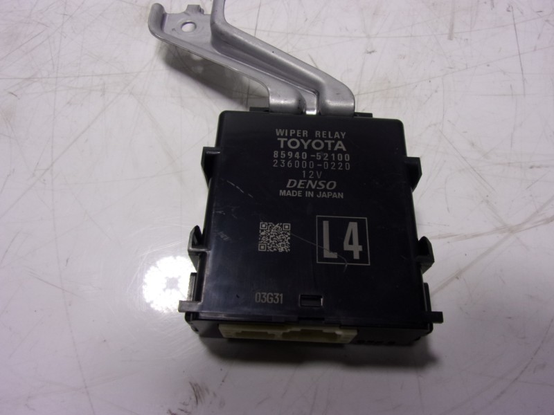 Recambio de modulo electronico para toyota yaris 1.5 vvti hev referencia OEM IAM  8594052100 