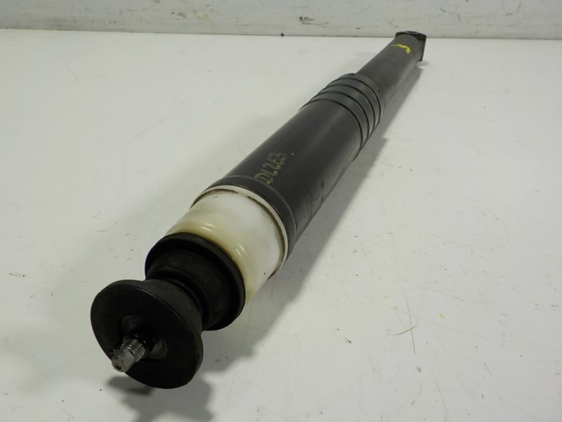 Recambio de amortiguador trasero derecho para renault captur 1.3 tce referencia OEM IAM 562107338R 562107338R 