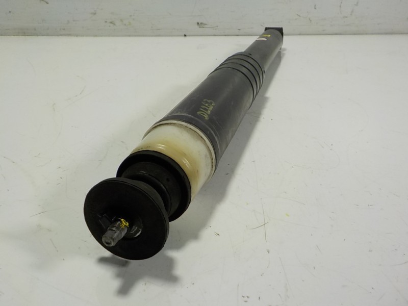 Recambio de amortiguador trasero izquierdo para renault captur 1.3 tce referencia OEM IAM 562107338R 562107338R 