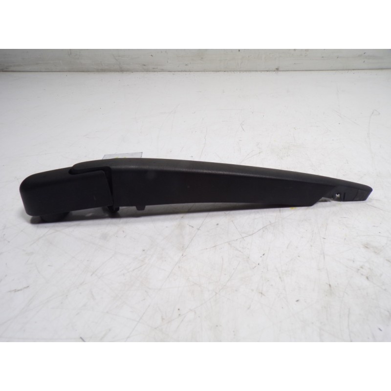 Recambio de brazo limpia trasero para renault captur 1.3 tce referencia OEM IAM 287815304R  