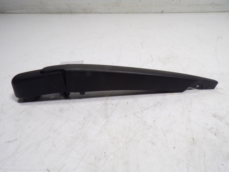 Recambio de brazo limpia trasero para renault captur 1.3 tce referencia OEM IAM 287815304R  