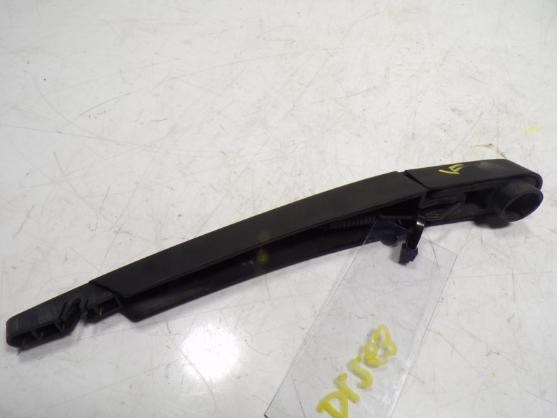 Recambio de brazo limpia trasero para renault captur 1.3 tce referencia OEM IAM 287815304R  