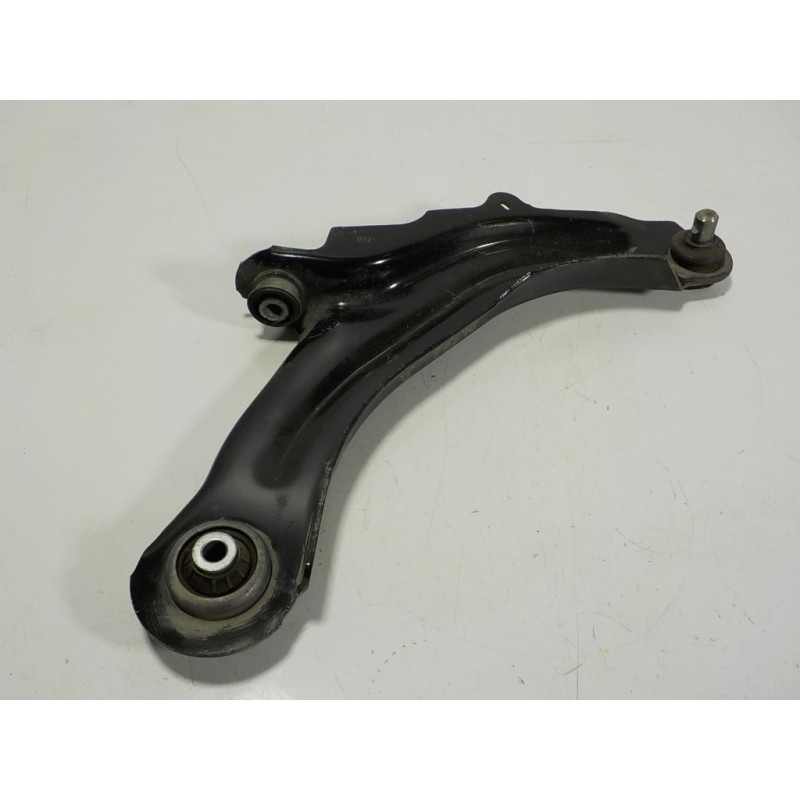 Recambio de brazo suspension inferior delantero derecho para renault captur 1.3 tce referencia OEM IAM 545047954R  