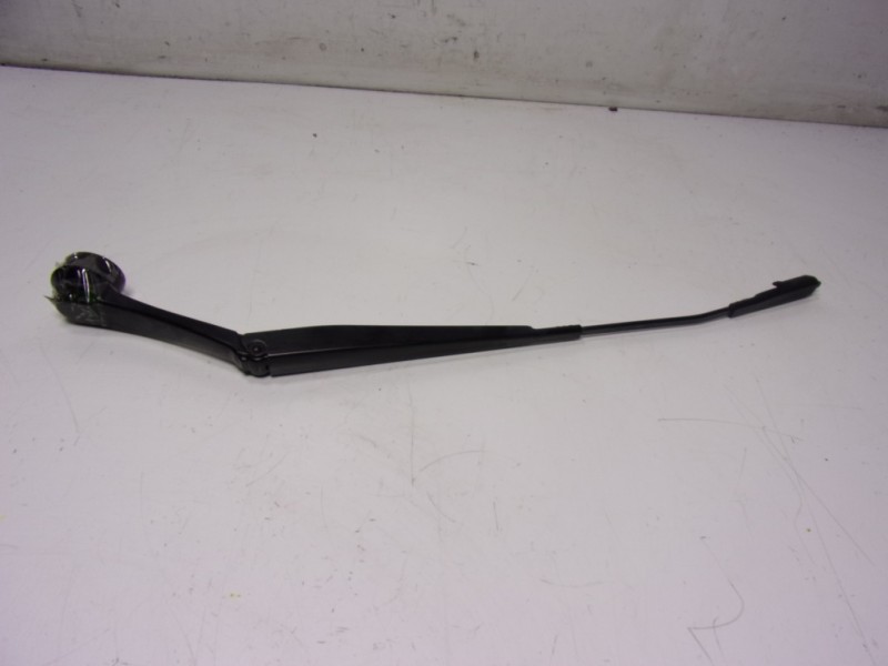 Recambio de brazo limpia delantero derecho para ford mondeo turn. 2.0 tdci cat referencia OEM IAM 2410771  