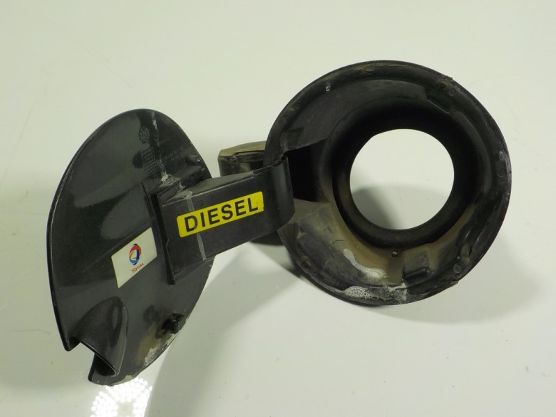 Recambio de tapa combustible para peugeot 208 1.6 16v hdi fap referencia OEM IAM 9673905980  9807206080