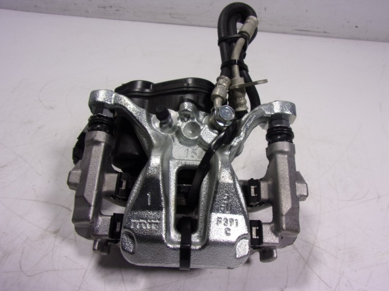 Recambio de pinza freno trasera derecha para toyota yaris 1.5 vvti hev referencia OEM IAM   
