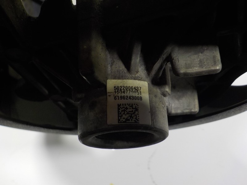 Recambio de volante para peugeot 208 1.6 16v hdi fap referencia OEM IAM 96739515ZD  