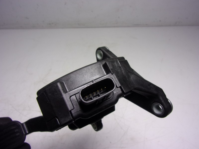 Recambio de potenciometro pedal para toyota yaris 1.5 vvti hev referencia OEM IAM  78110K0030 
