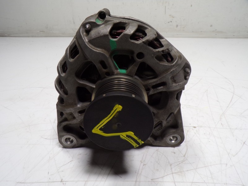 Recambio de alternador para dacia duster ii comfort referencia OEM IAM 231006677R 231006677R 