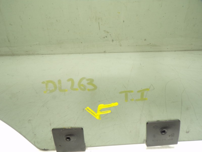 Recambio de cristal puerta trasero izquierdo para renault captur 1.3 tce referencia OEM IAM 823019416R  