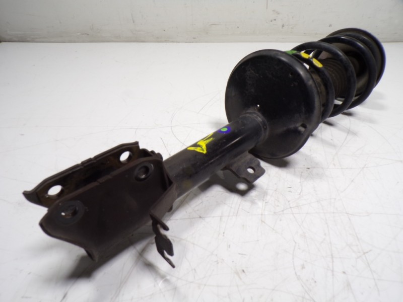 Recambio de amortiguador delantero izquierdo para dacia duster ii comfort referencia OEM IAM 543020142R 543029903R 