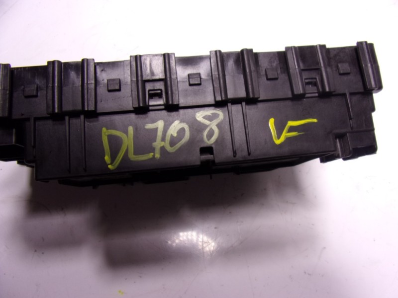 Recambio de caja reles / fusibles para ford mondeo turn. 2.0 tdci cat referencia OEM IAM 2025000 GU5T15604CFC 