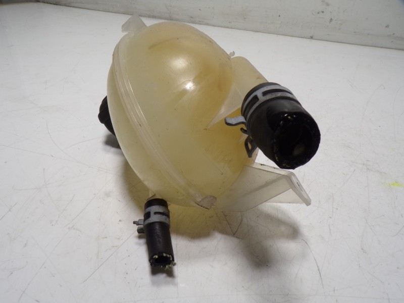 Recambio de deposito expansion para renault captur 1.3 tce referencia OEM IAM 217104354R 217107259R 