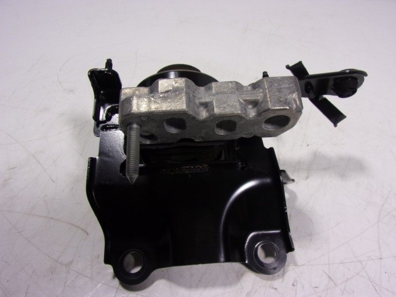 Recambio de soporte motor izquierdo para toyota yaris 1.5 vvti hev referencia OEM IAM   