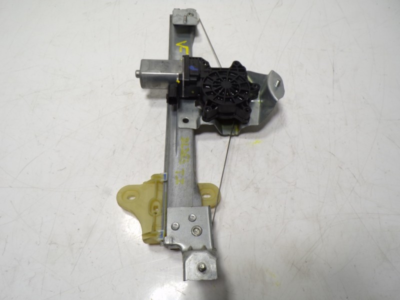 Recambio de elevalunas trasero izquierdo para renault captur 1.3 tce referencia OEM IAM 827012973R 9030351B 