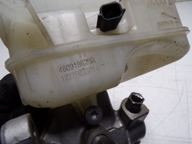 Recambio de bomba freno para dacia duster ii comfort referencia OEM IAM 460117392R 460918629R 