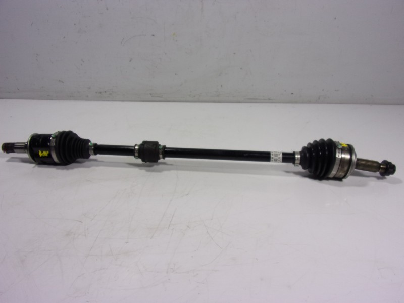 Recambio de transmision derecha para toyota yaris 1.5 vvti hev referencia OEM IAM  43410K0060 