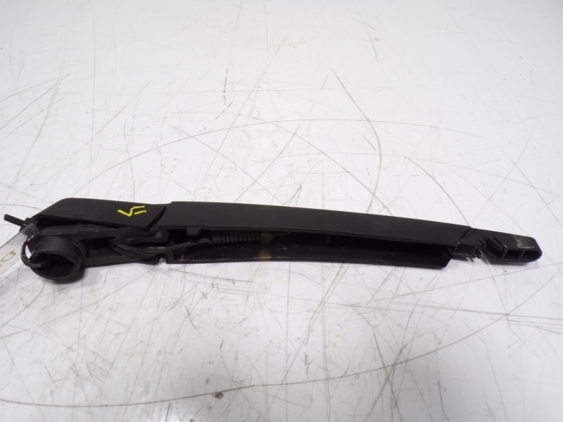 Recambio de brazo limpia trasero para dacia duster ii comfort referencia OEM IAM 287815304R  