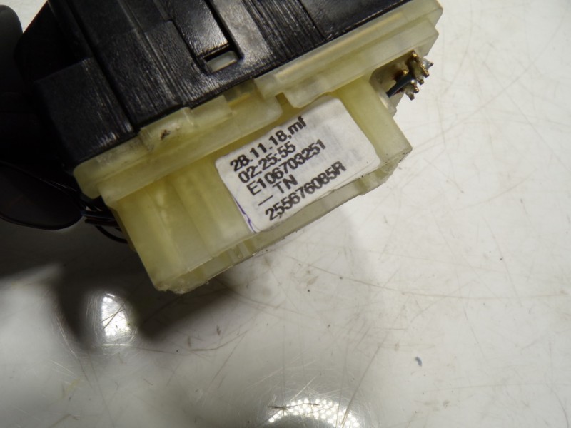 Recambio de mando limpia para renault captur 1.3 tce referencia OEM IAM 8201168016 255676085R 