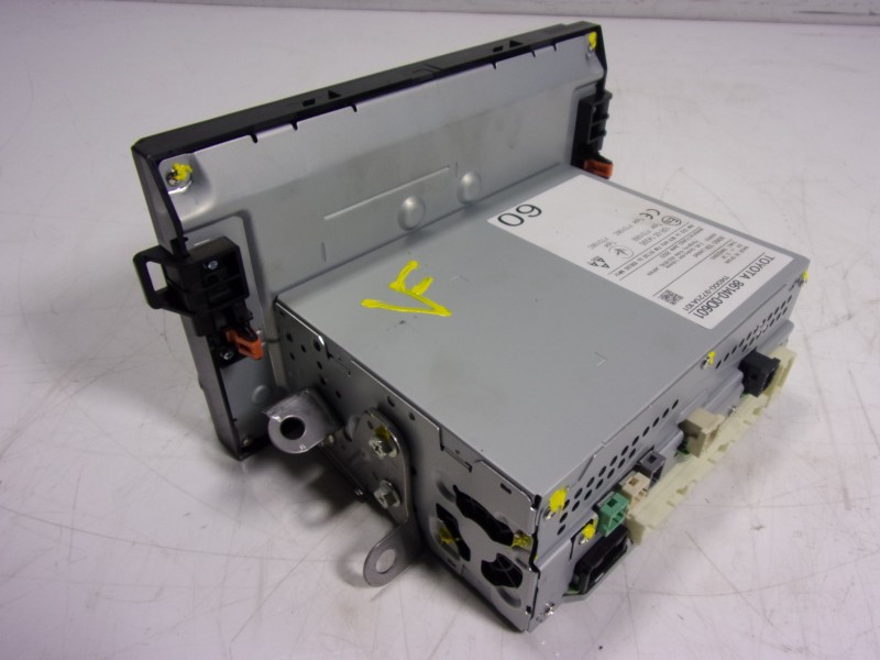 Recambio de sistema navegacion gps para toyota yaris 1.5 vvti hev referencia OEM IAM  861400D601 