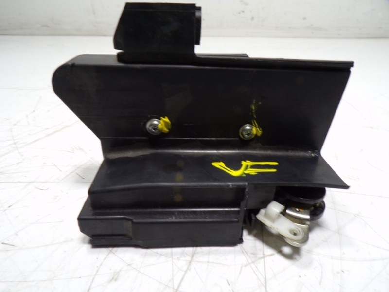 Recambio de cerradura puerta trasera derecha para dacia duster ii comfort referencia OEM IAM 825020888R 825020888R 