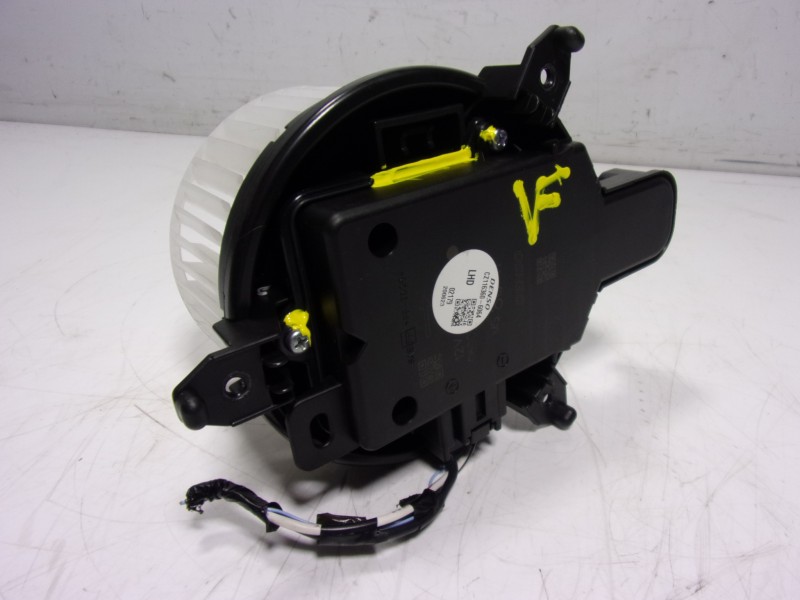 Recambio de motor calefaccion para toyota yaris 1.5 vvti hev referencia OEM IAM  1163606064 
