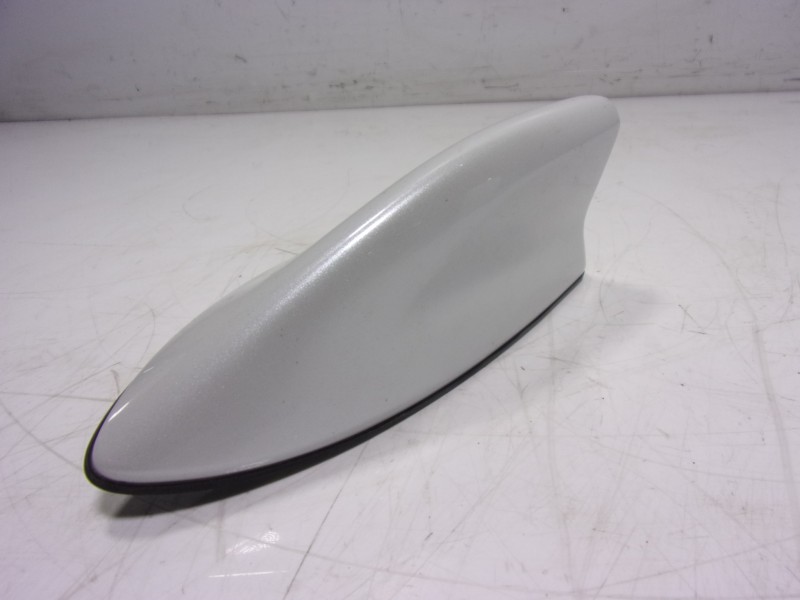 Recambio de antena para toyota yaris 1.5 vvti hev referencia OEM IAM   