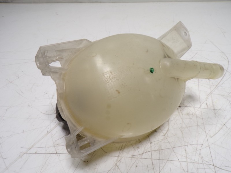 Recambio de deposito expansion para dacia duster ii comfort referencia OEM IAM 217104354R 217100680R 