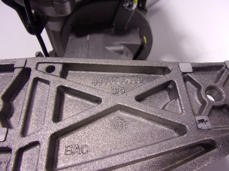 Recambio de columna direccion para renault captur 0.9 tce referencia OEM IAM 488104075R 488105110R 