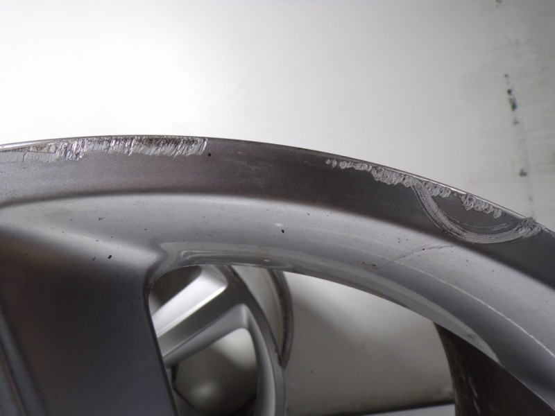 Recambio de juego llantas para audi a5 coupe (8t) 1.8 tfsi (130kw) referencia OEM IAM  8T0601025M 