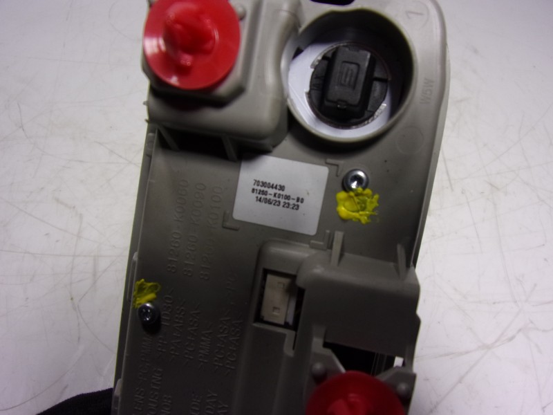 Recambio de piloto interior para toyota yaris 1.5 vvti hev referencia OEM IAM  703004430 