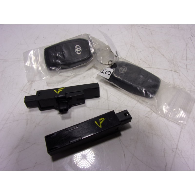 Recambio de conmutador de arranque para toyota yaris 1.5 vvti hev referencia OEM IAM  22359020 