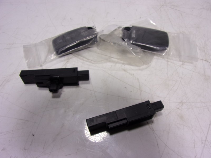 Recambio de conmutador de arranque para toyota yaris 1.5 vvti hev referencia OEM IAM  22359020 