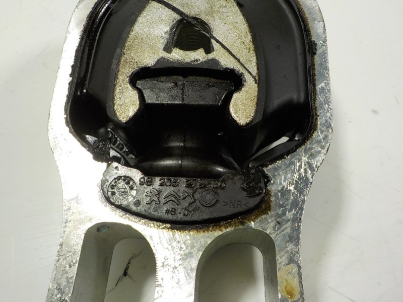 Recambio de soporte motor para opel corsa f electric referencia OEM IAM  9826527880 