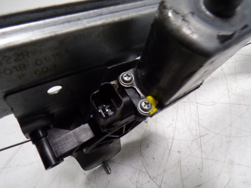 Recambio de elevalunas trasero izquierdo para dacia duster ii comfort referencia OEM IAM 827210622R 827210622R 