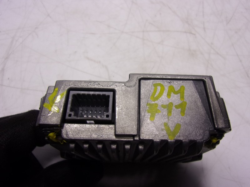 Recambio de modulo electronico para toyota yaris 1.5 vvti hev referencia OEM IAM  864C0W040 