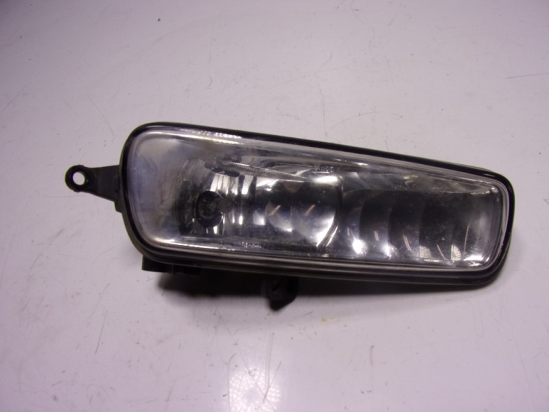 Recambio de faro antiniebla derecho para ford mondeo turn. 2.0 tdci cat referencia OEM IAM 1874687  