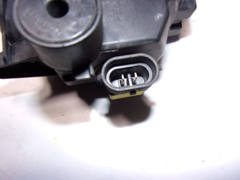 Recambio de faro antiniebla derecho para ford mondeo turn. 2.0 tdci cat referencia OEM IAM 1874687  