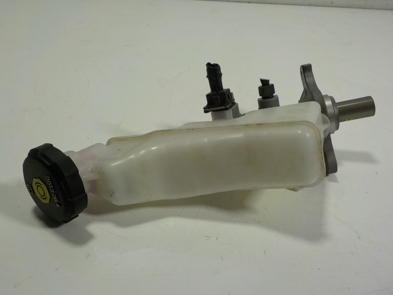 Recambio de bomba freno para kia rio (yb) 1.2 cat referencia OEM IAM 58510H8210  