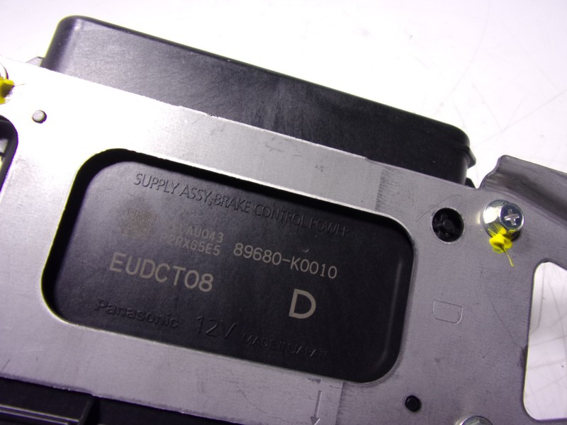 Recambio de modulo electronico para toyota yaris 1.5 vvti hev referencia OEM IAM  89680K0010 